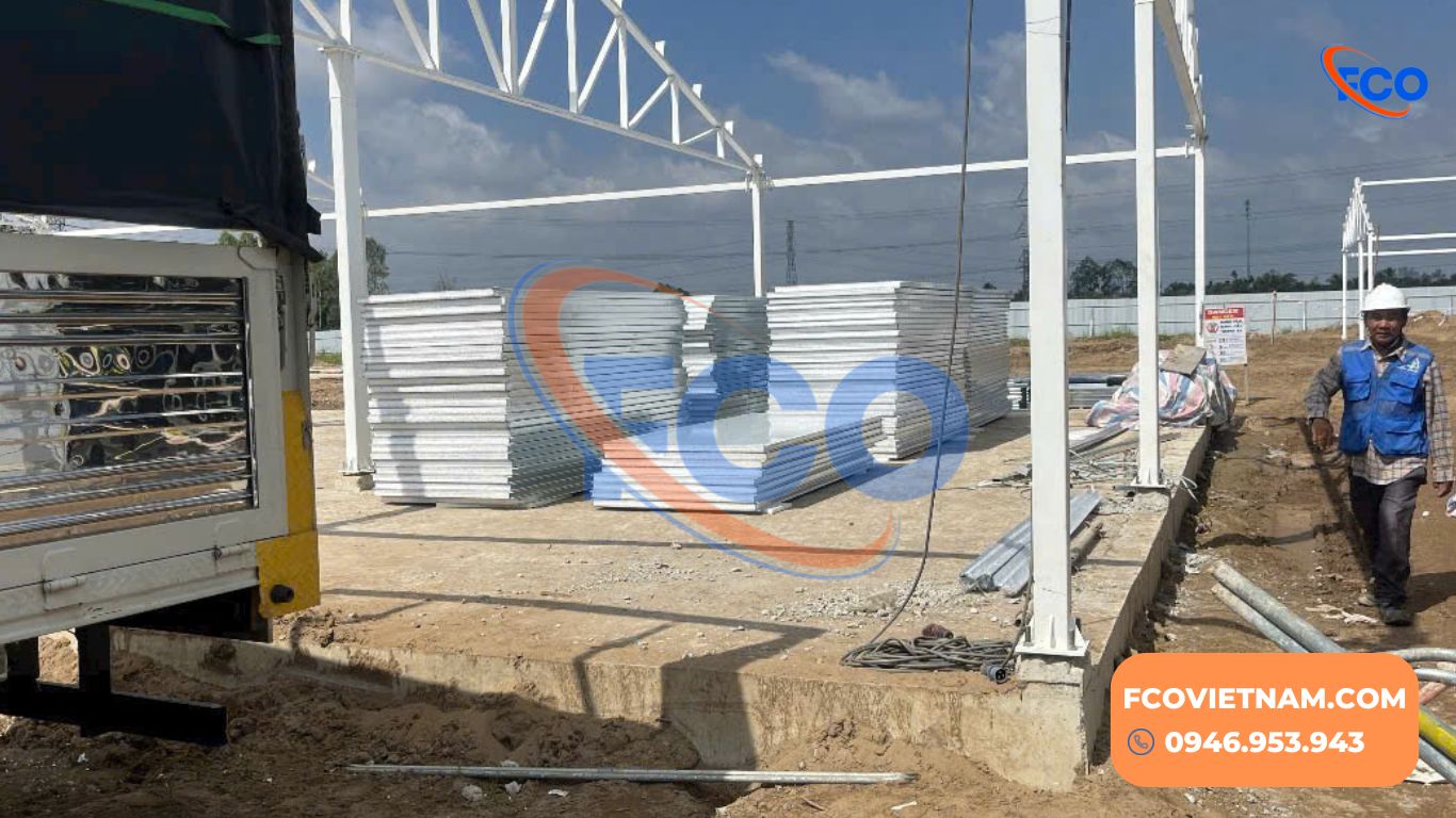 Ứng Dụng Thực Tế Của Tấm Panel Ngoài Trời